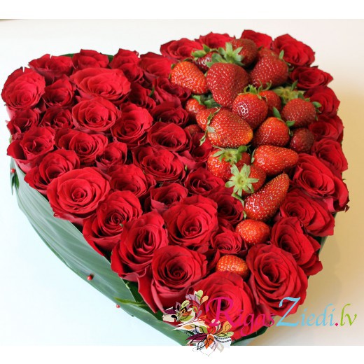 Rose heart with strawberries