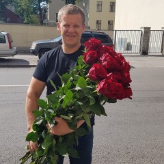 Ekskluzīvas 70-80-90cm garas sarkanas rozes 